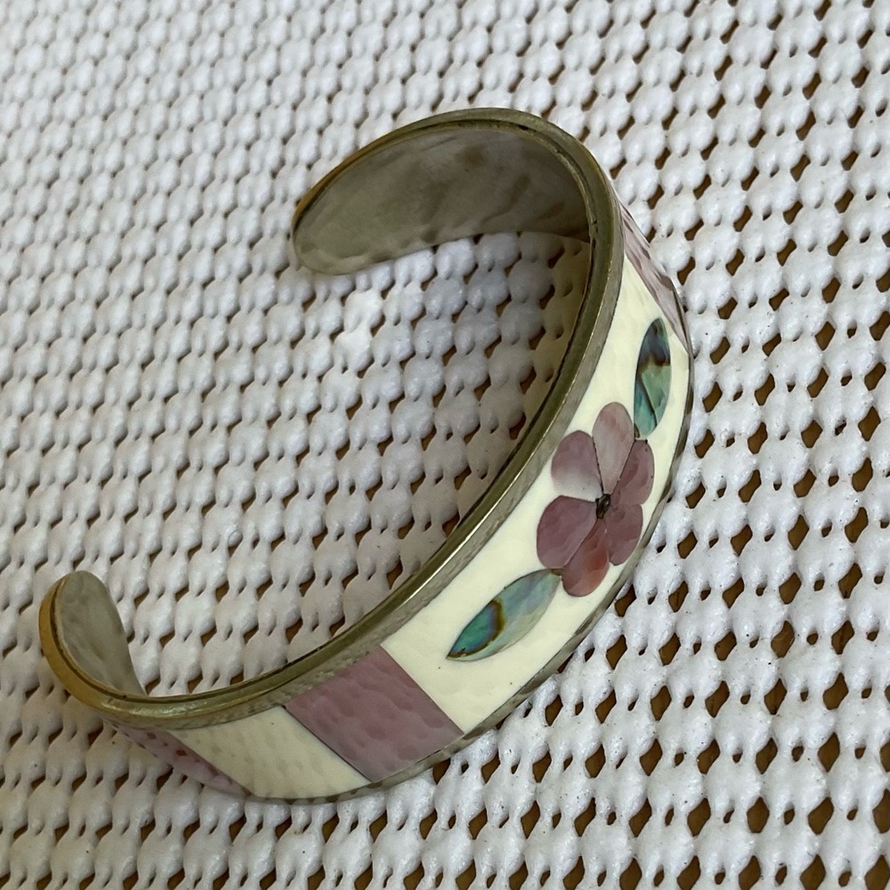 Elegant Floral Cuff Bracelet Alpaca silver